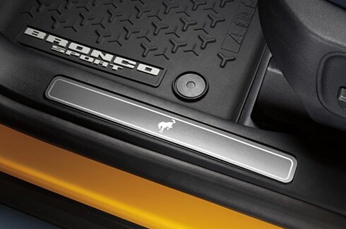 Descubre Accesorios Ford Bronco en CA, Umbral de Puerta Acero Inoxidable